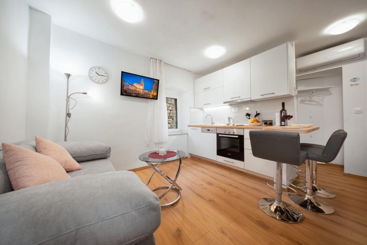 3M Golden Gate Apartamento Split Exterior foto